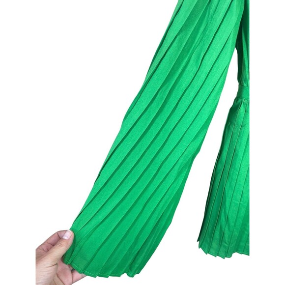 Pretty Little Thing Women Romper Playsuit Green Pleated Plunge Long Sleeve 4 - Picture 5 of 12